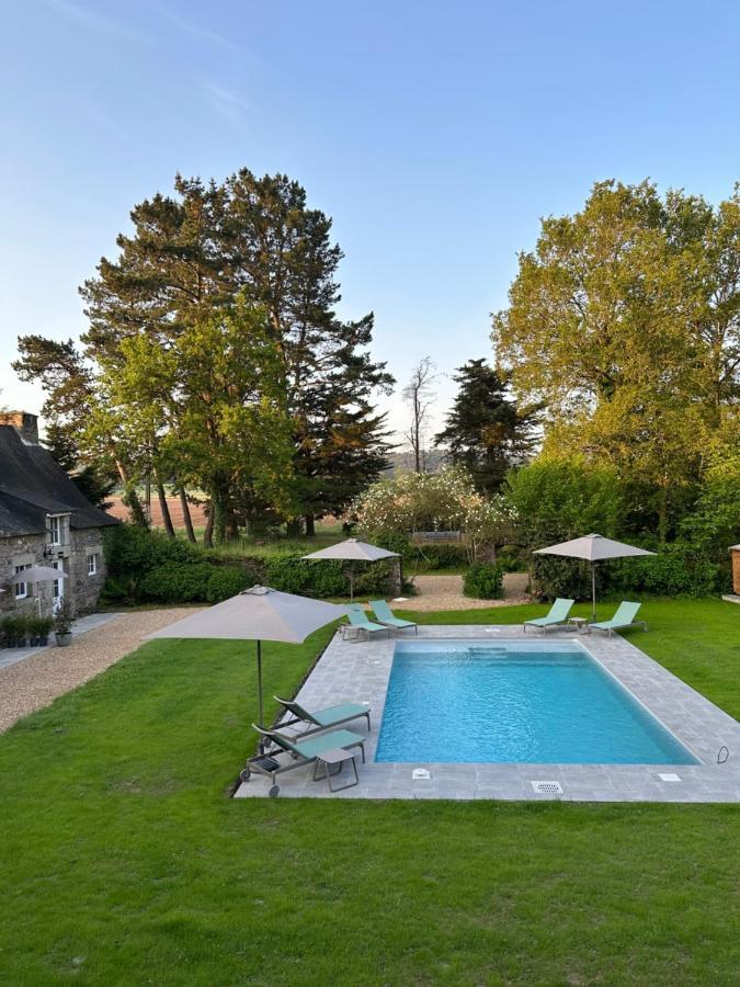 Manoir Du Vau D Arz Gites Et Chambres D Hotes Avec Piscine Malansac Экстерьер фото