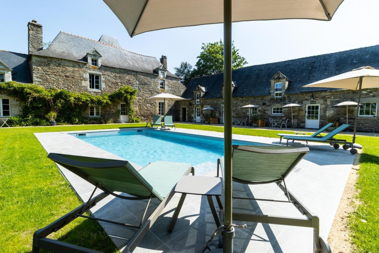 Manoir Du Vau D Arz Gites Et Chambres D Hotes Avec Piscine Malansac Экстерьер фото
